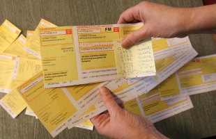 SMS-ben is kérhető csekk a gépjárműadó befizetéséhez
