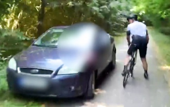 Horgászni akart, ráhajtott autójával a desedai kerékpárútra – Videó