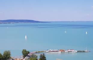 Rengeteg kincset rejthet a Balaton, de nincs pénz feltárni őket