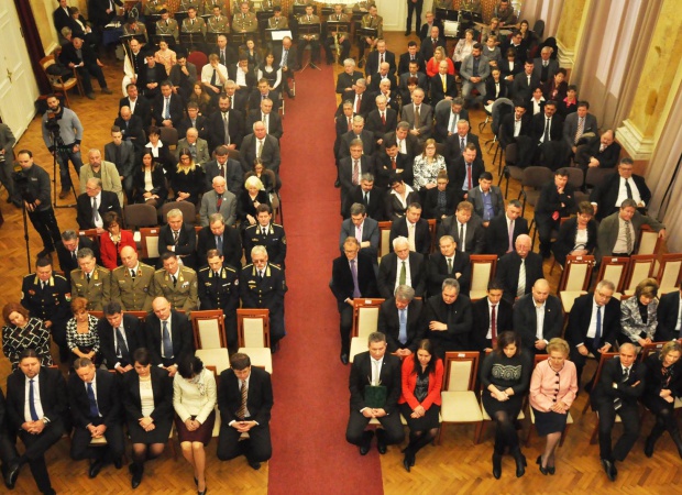 Ünnepi közgyűlés a Megyenapon