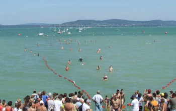 Újból elhalasztották a Balaton-átúszást