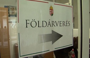 Folytatódó földárverések Somogyban
