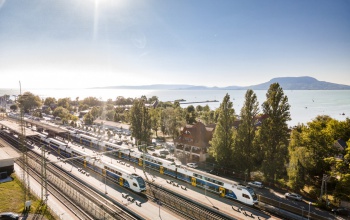 Hétvégén indul a főszezoni menetrend - mutatjuk a somogyi busz- és vonatjáratokat