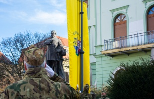Felvonták Kaposvár lobogóját