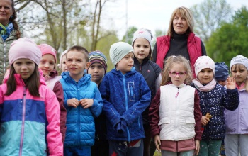 Miyawaki-minierdőt telepítettek a tüskevári vasútállomás mellé a Honvéd ovisok