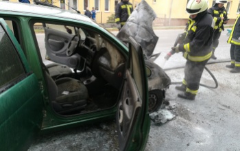Menet közben gyulladt ki egy autó