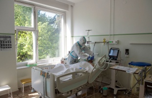 Koronavírus: 7000 alatt az új fertőzöttek száma