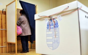 Választás: tájékoztat és ellenőriz az ÁSZ