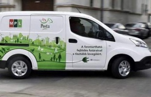 A Magyar Posta 40 elektromos Mercedes-Benz gépjárművet vásárolt