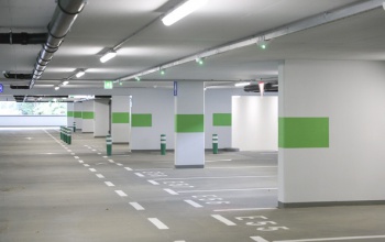 Hétfőtől a parkolóházakban is ingyenes a parkolás
