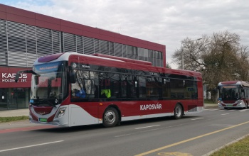 Megérkeztek az első elektromos buszok Kaposvárra