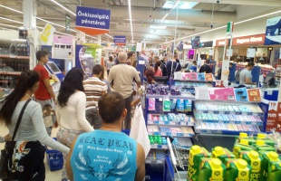 Folytatódik a Tesco-sztrájk 10 óra és 24 óra között