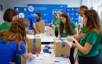 A Posta önkéntesei és sztárok is bekapcsolódtak az Iskolakezdés együtt! segélyakcióba
