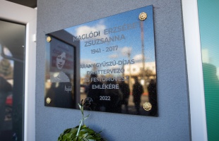 Emléktáblát avattak az Arany gyűszű-díjas Maglódi Erzsébet Zsuzsanna emlékére a Cserben