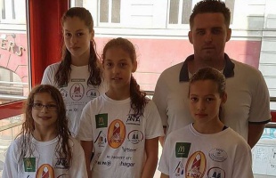 Nemzetközi úszóviadalon tették próbára tudásukat az Adorjánosok