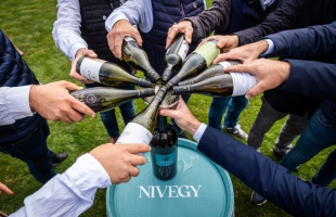 Összefogott 8 borász a Balaton-felvidéken: megszületett Magyarország első közös bora