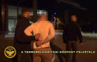 Kommandósok fogtak el egy kaposvári, zsaroló álrendőrt