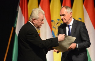 Balás Béla kapta idén a Szabadságért Kaposvár Emlékérmet