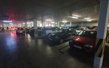A viharra készül a város, sorra telnek meg a fedett parkolók!