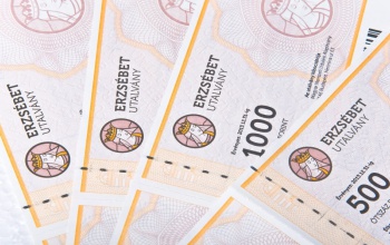 Nem csak a nyugdíjasoknak jár a karácsonyi Erzsébet-utalvány