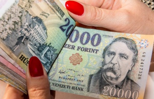 Egy ingatlant többször is eladott az ingatlanos – több mint 100 milliót zsákmányolt a csaló