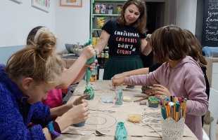 A mesék birodalma várja a gyerekeket a Roxínház és a MeseTérKép nyári táborában