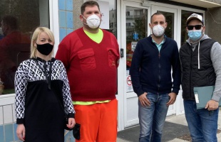 Hambulancia: ebédet biztosítanak a mentőknek a kaposvári hamburgerezőben