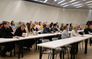 Áldozatvédelmi szakmai konferenciát tartottak a megyei rendőr-főkapitányságon