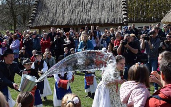 Húsvéti forgatag a Szennai Skanzenben