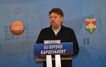 Gelencsér Attila: Magyarország csak a kormánypártokra számíthat