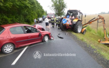 Traktorral karambolozott egy személyautó Nagyatád és Somogyszob között