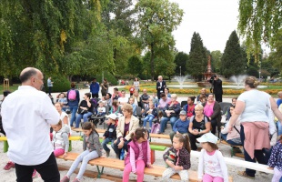 Évadnyitót tartott a BábSzínTér a Berzsenyi parkban