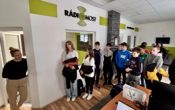 A Duráczky diákjai látogattak el a Most Médiacsoporthoz