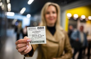 Már több mint kétszázezer darab kelt el a MÁV-Volán-csoport új bérleteiből