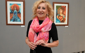 „Női szerepek” – Bózsa Brigitta kiállítása a Kormányhivatal Galériában