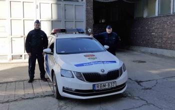 Az égő házból hozták ki az idős asszonyt a siófoki rendőrök