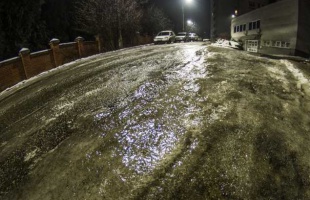 Narancs riasztás ónos eső miatt Somogyban