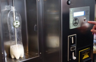 Több száz tejautomata megmaradhat a NAK kezdeményezésére módosult rendelet miatt