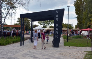 Izgalmas programokkal várták az érdeklődőket a Vár parkban augusztus 20-án
