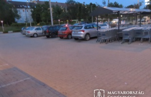Útban állt, szóvá tették, homlokkal válaszolt