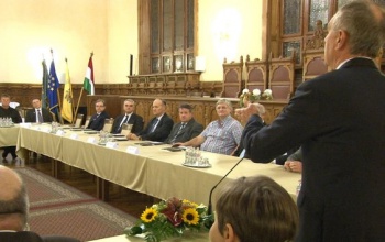 Koccintottak az 1,6 milliárd forintra
