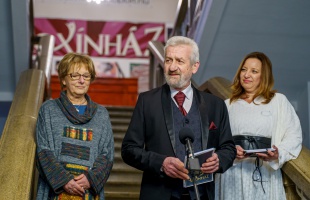 „Úgy élünk, mint egy nagy család” – 25 éves a Roxínház