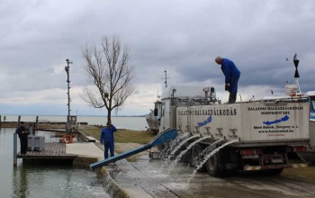 Dupla annyi halat telepítettek a Balatonba, mint tervezték