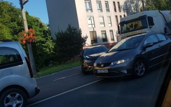 Teherautó és személyautó ütközött a Füredi úti csomópontnál