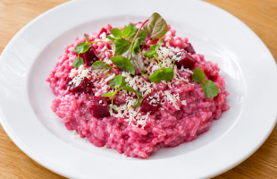 Pink Gasztro kampány – országszerte éttermek, cukrászdák és szállodák állnak a mellrákszűrés ügye mellé