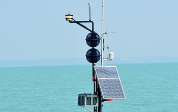 Elindult a viharjelzőrendszer a Balatonon, a tó közepén is jelez