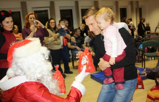 A somogyi tűzoltók gyermekeinél is járt a Mikulás