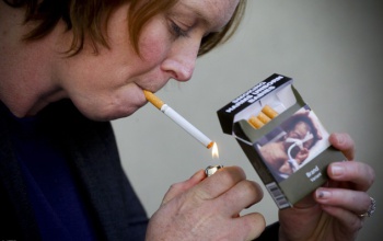 Nagyobb figyelmeztetőcímke kerül a cigarettásdobozokra