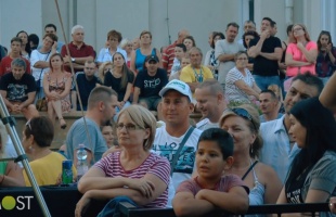 A Bëlga felszabadította a közönséget