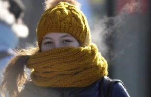 Nyakunkon a brutális hideg